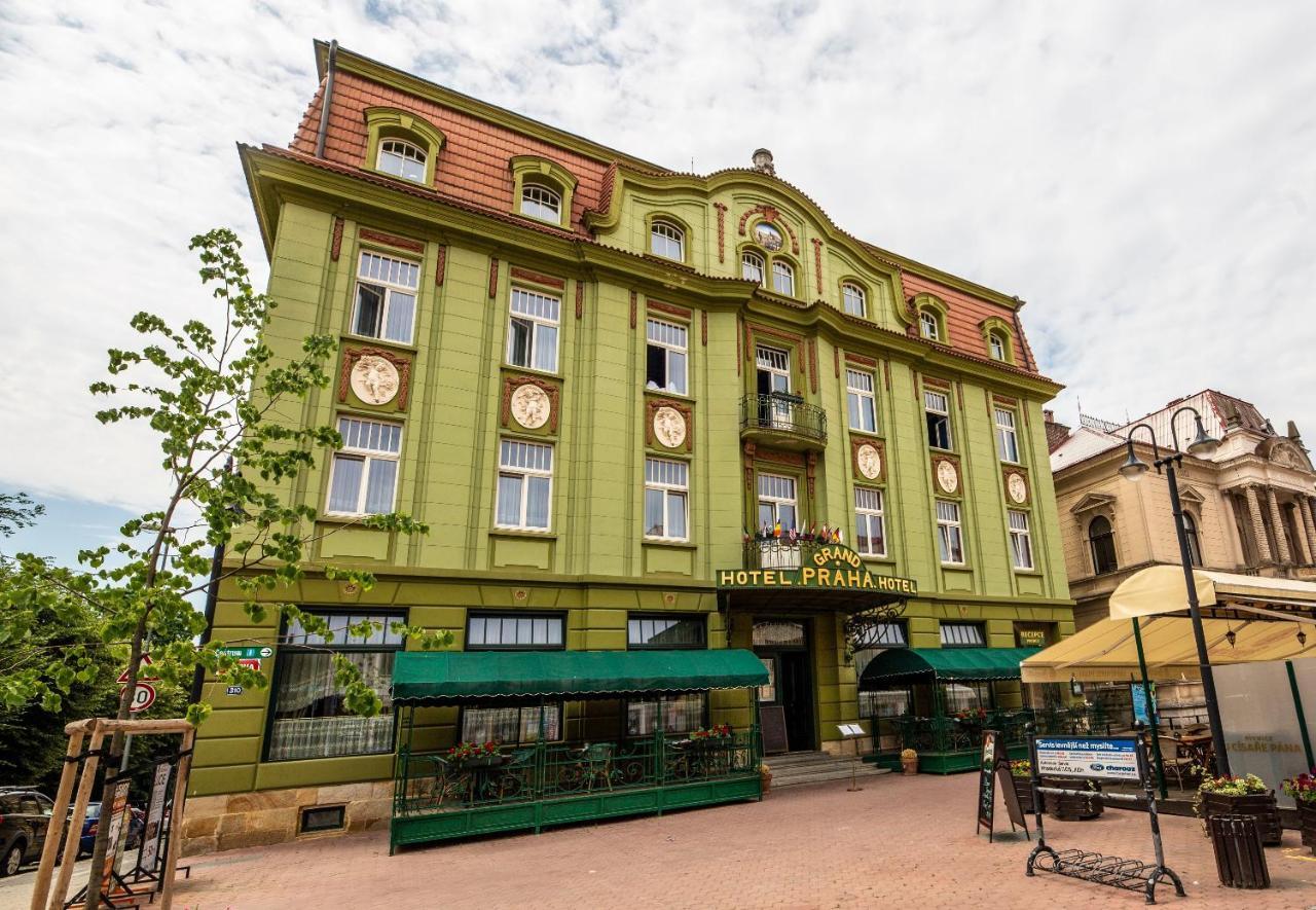 Grand Hotel Praha Jičín エクステリア 写真